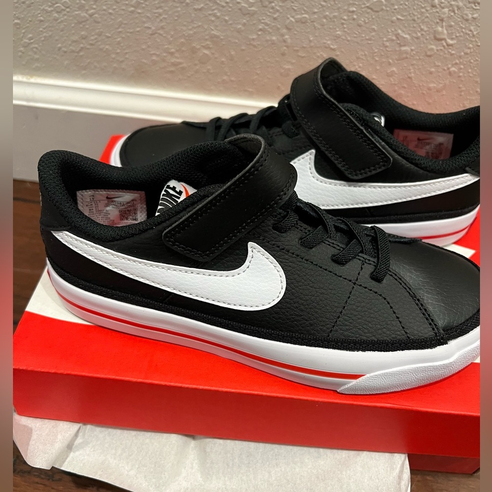 Nike court legacy size 1 little boys